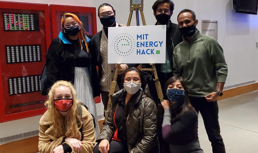 CMU EST&P students at national energy hack competition