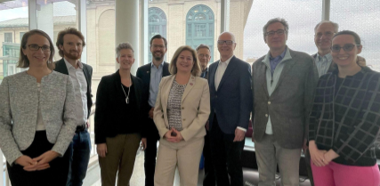 The German and American delegations together