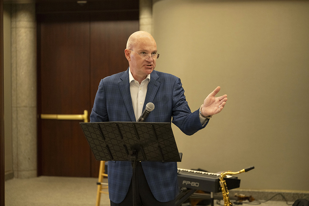 Ken Schoeneck gives talk