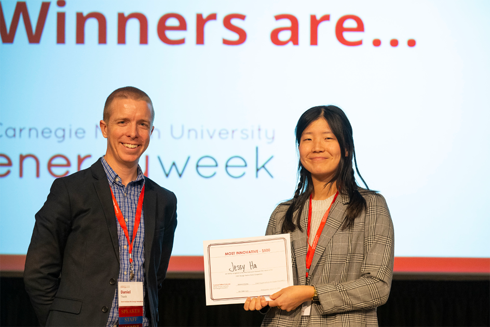 Jessy Ha receives award