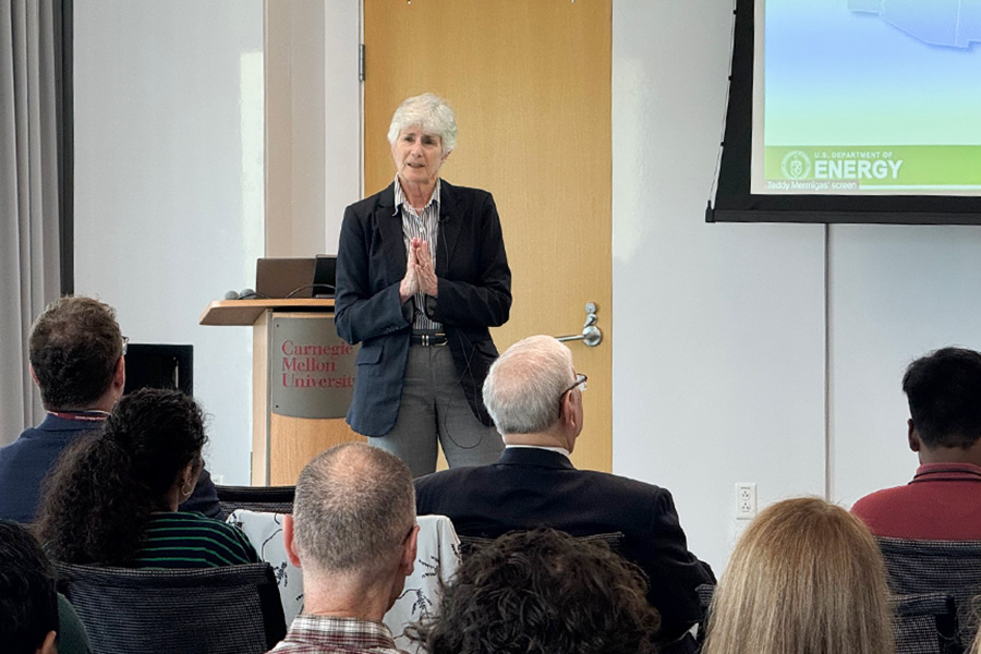 Marianne Walck gives talk
